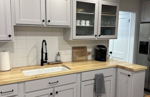 Ephrata Apartment | New! Lux 1BR APT at Square in Downtown Ephrata with WiFi, Mini Splits