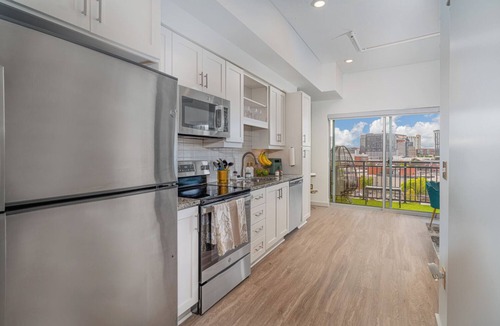 Rutledge Hill Condo | New luxurious - Upscale apt in downtown Nashville!