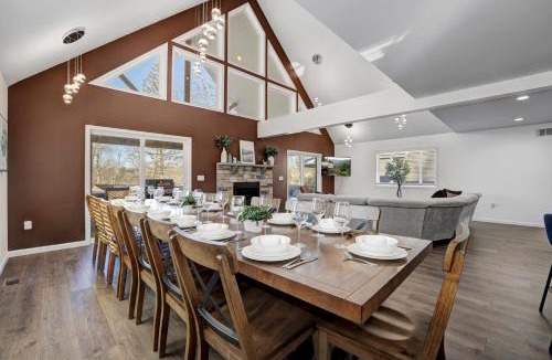 Lake Harmony Villa | New Luxury Lakeview Retreat with Lake Access, HotTub, Game Room, Sleeps 28