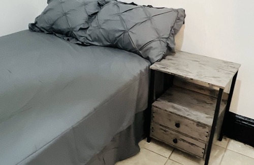 Queens House | New modern 4bed apt in trendy Queens near AirTrain
