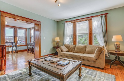 Cuddebackville House | New York Getaway Near Neversink River & Hiking