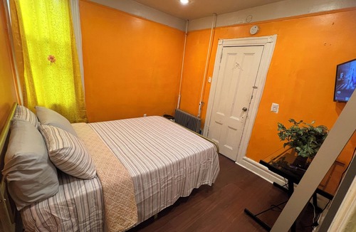 Newark Apartment | Newark's Art Deco 1-bdrm Oasis