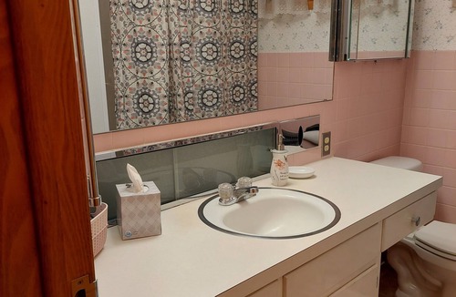 Punxsutawney Apartment | Newly Remodeled 2 Bdrm Apt-downtown-5 min from Gobblers Knob!
