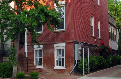 Shaw Apartment | Newly Renovated Apartment Near Convention Center! Walk to Hottest Rest/Shops.