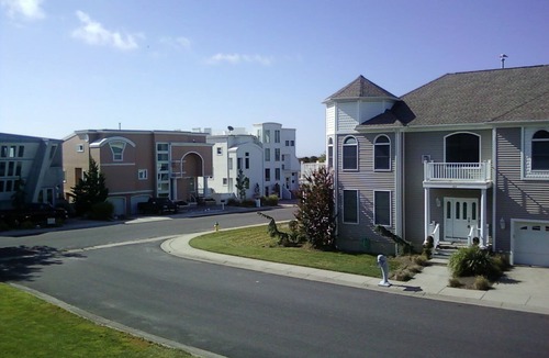 Southend Condo | Newly Renovated, Beautiful Oceanfront Condo, 5 mins to Atlantic City