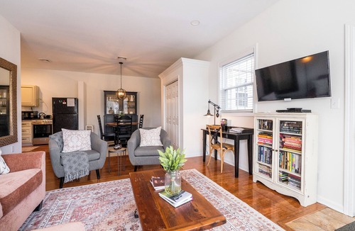 Gordonville Apartment | Newly renovated Carriage House, on lovely property near Intercourse, PA
