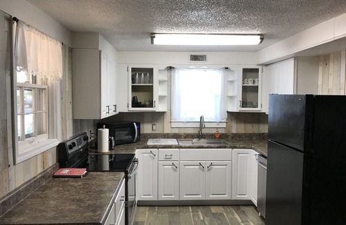 Alderson House | Newly renovated single country home near Greenbrier River