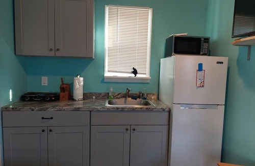 Villas House | Newly renovated studio bungalow six minutes walking distance from the DE Bay