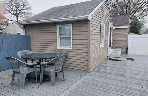 Villas House | Newly renovated studio bungalow six minutes walking distance from the DE Bay