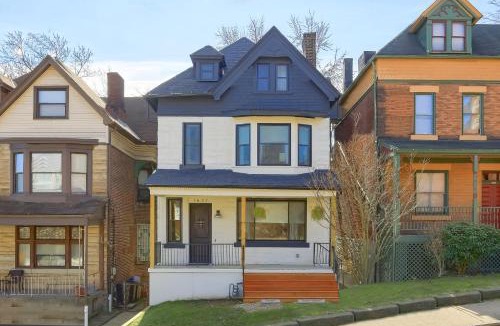 Brighton Heights House | Newly Renovated Victorian Gem Perfect Space for Family Vacations!