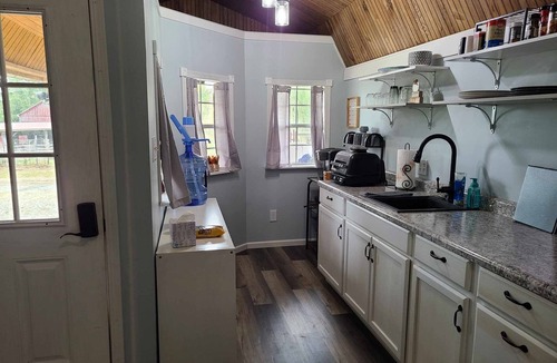 Minford Cottage | Newly transformed farm cottage off the beaten path!