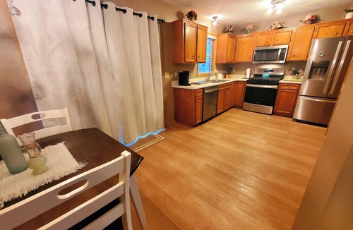 Rockford House | Newly updated warm Rockford tri-level house minutes from Bypass 20, I39 and I90!