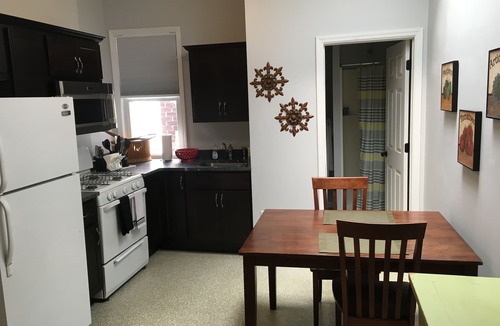 Newport Apartment | NEWPORT INN #3 - NO CLEANING FEES! FREE PARKING! WALK TO GAMES AND CONCERTS!
