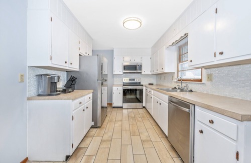 Hagerstown House | Nice and modern decor, 4BR 3BA, remodeled