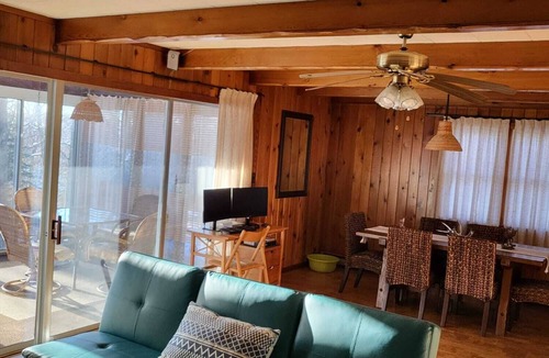 Hawley House | Nice house located in residential lake community, with modern amenities
