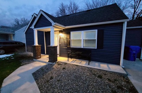 West Seneca House | Nice house with private parking, king bed fenced yard