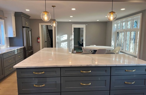 Orange House | NJ Suburban Retreat - Direct train to NYC - Train station half a mile walk!