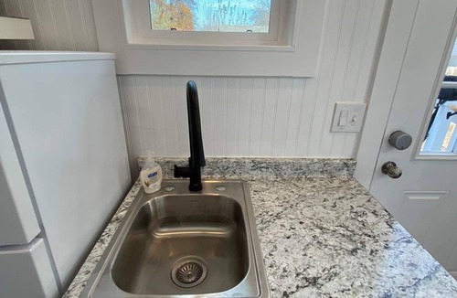 Southwest Ada County Alliance House | No CleaningFee—Very Clean, Light Boise Tiny House