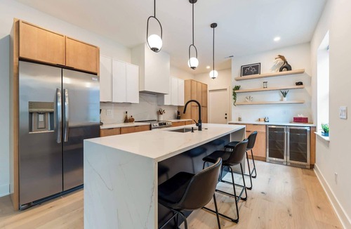 Northern Liberties House | NoLibs Luxury | Walk to Restaurants & Waterfront!