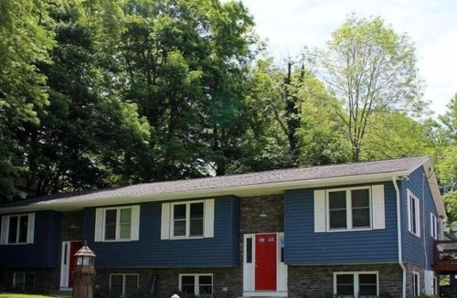 North East House | North East Lake House Apt #3