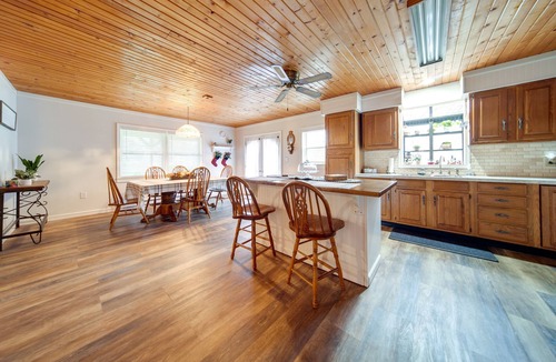 North Jackson House | North Jackson Vacation Rental w/Wraparound Deck!
