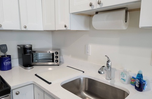 Cape May - Wildwood Condo | North Wildwood Beach Block 1 bdrm condo with Pool.