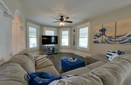 Cape May - Wildwood House | North Wildwood Home with Porch about 3 Blocks to Beach!