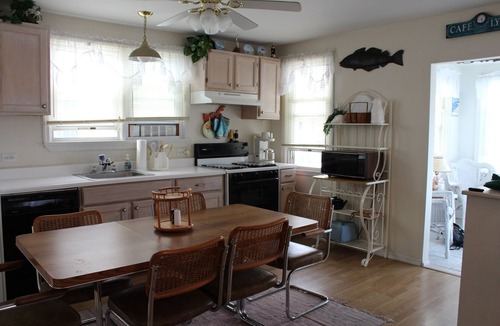 North Wildwood House | North Wildwood Townhouse, unit A. One Block To The Beach. Ocean Views From Deck.
