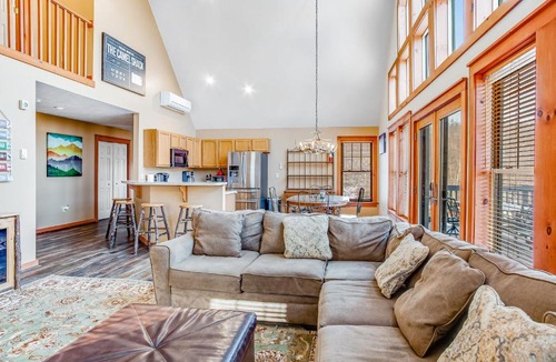 Tannersville House | Northridge 2203