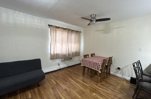 Queens Apartment | NYC Bayside LIRR Cozy Suite