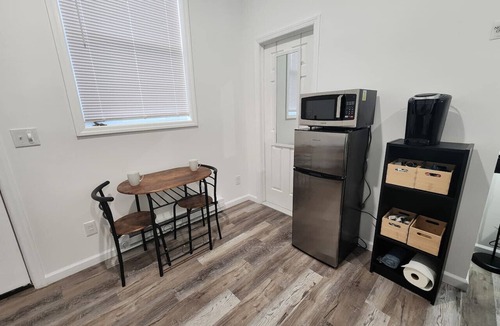 Hackensack Apartment | NYC Bus -Train/Shops/Restaurant/HUMC/USA Mall
