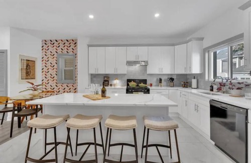 Constable Hook House | NYC Neighbor Home w/Parking. 30 min transit