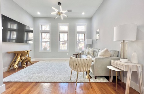 Mott Haven House | NYC Paradise near metro with 3 baths - parking - laundry