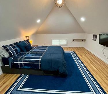 North Bergen House | NYC-Style Loft with Secret Entrance - Just 6 Miles from Times Square