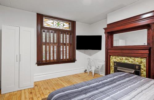South Oakland House | Oakland, Pittsburgh !A Modern and Stylish Private Bedroom with Shared Bathroom