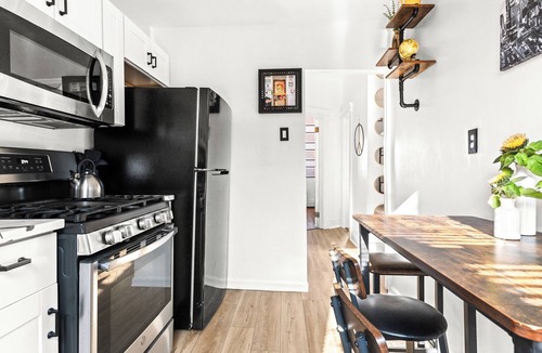 West New York Apartment | Oasis on the Hudson River: NYC Views & Vibes, Charming 2 Bedroom with Wifi