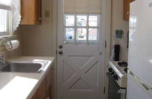 Point Pleasant Beach Apartment | OCEAN BLOCK LOCATION - MOST AFFORDABLE IN PT. PLEASANT BEACH - 2 CAR PARKING !