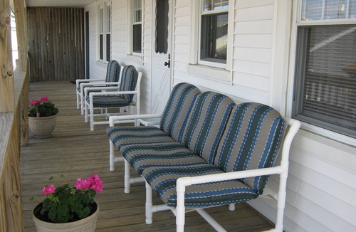 Point Pleasant Beach Apartment | OCEAN BLOCK LOCATION - MOST AFFORDABLE IN PT. PLEASANT BEACH - 2 CAR PARKING !