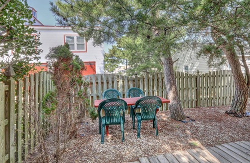 Beach Haven Terrace House | OCEAN BLOCK 6th From Beach - Newly Furnished 3 BR, Sleeps 8 (2nd Fl of Duplex)