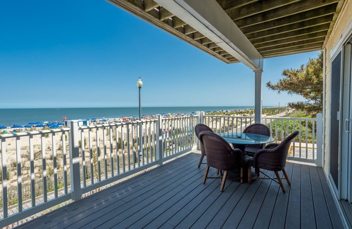 The Pines House | Ocean Front 5BR Pet Friendly Townhouse w/Parking Stunning Views