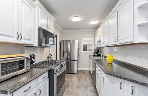 Ocean Grove House | Ocean View with Garage, Private Driveway and Yard! 1.5 Blocks to Beach!