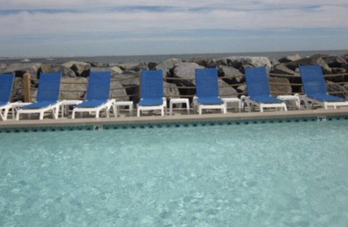 Avalon Condo | Oceanfront Avalon Home Steps Away from Town