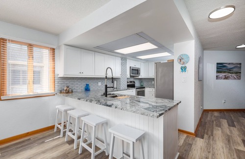 Nags Head Condo | Oceanfront Nags Head condo! Beautifully appointed with community pool!