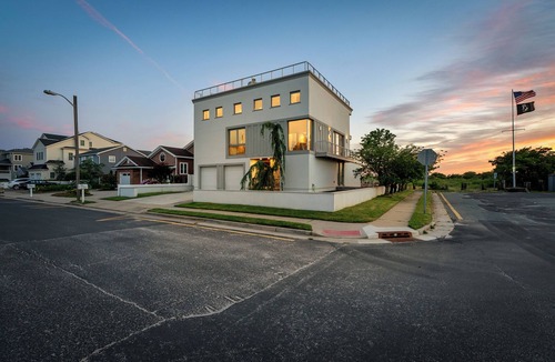 Southend House | Oceanfront Retreat/Stunning Views, Pool & Luxury