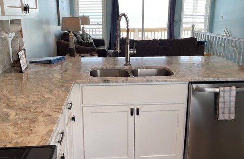 Sneads Ferry House | OCEANFRONT ! Family fun steps from the beach!😎🦀 pet friendly, linens included!