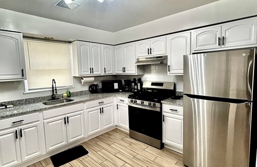 Ironbound District Apartment | October Discount 100 Dollars Off! NYC, JFK, EWR, Newark, Times Square
