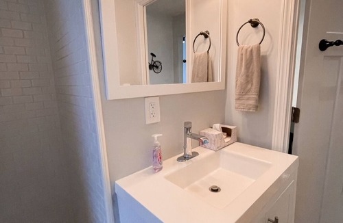 Detroit - Shoreway House | Ohio City Franklin Blvd. Loft BACK