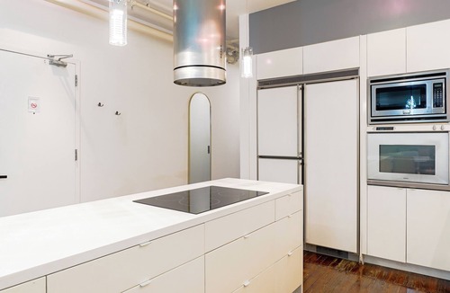 Old City Apartment | Old City 2BR Apt w/Shuffleboard! Walk Everywhere!