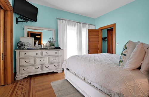 Olean Bed & Breakfast | Old Library Inn - Signature Suite