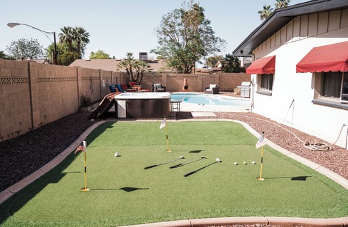 South Scottsdale House | Old Town Scottsdale 5-bedroom hot tub pool putting green pool table = FUN!